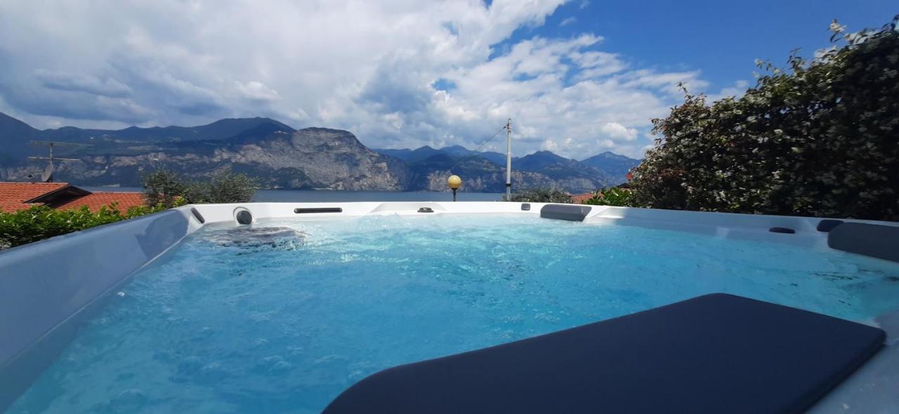 Villa Mimosa-Con Piscina E Vista Lago Brenzone sul Garda Kültér fotó